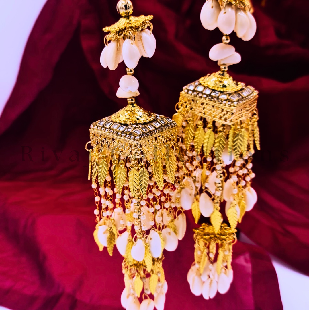 Cowrie Kodi Shells Pearls Gold Leaf Kalire