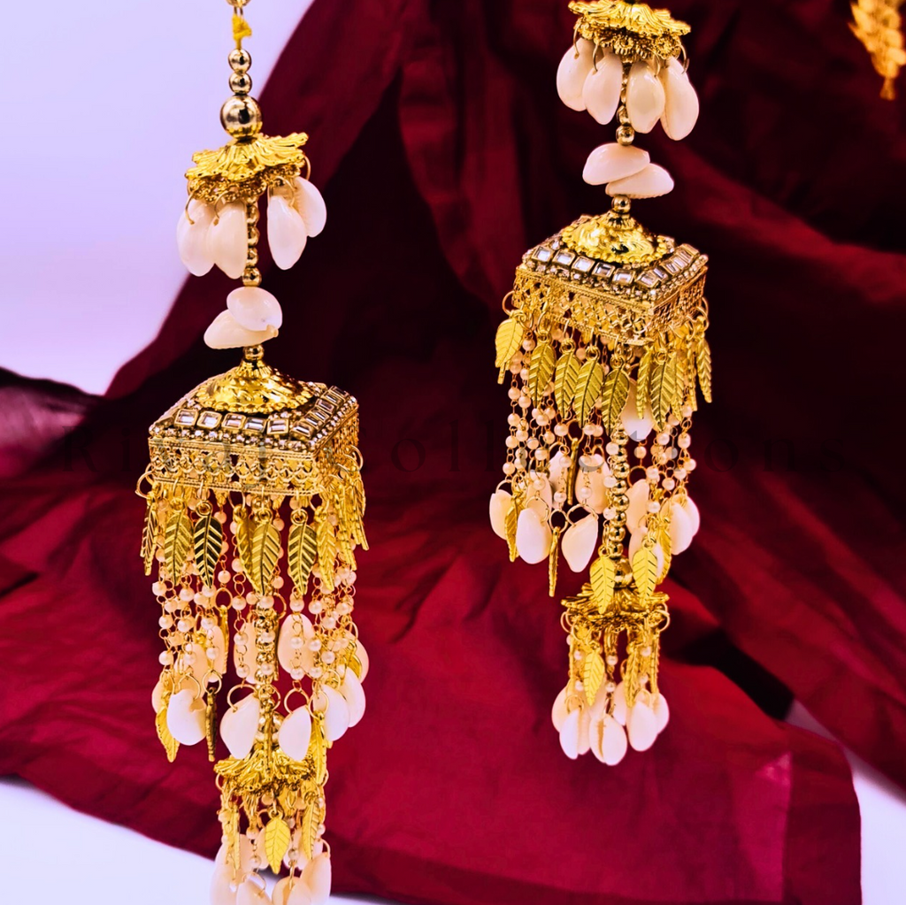 Cowrie Kodi Shells Pearls Gold Leaf Kalire