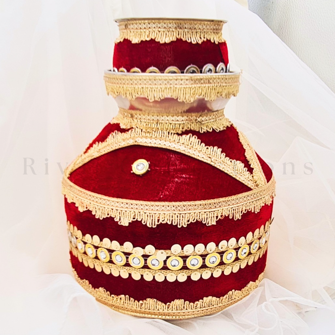 Lace Mirror Detail Jaggo Pots